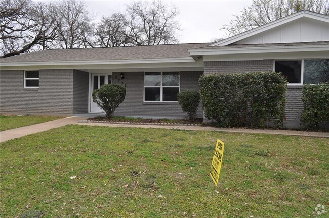 Building Photo - 2232 Shady Brook Dr Rental