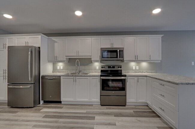 Photo - 771 Maclaren Av