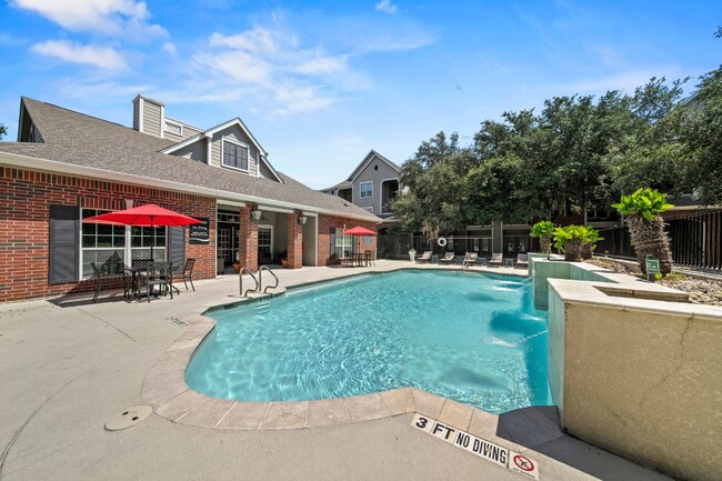 Building Photo - Savannah Club Rental
