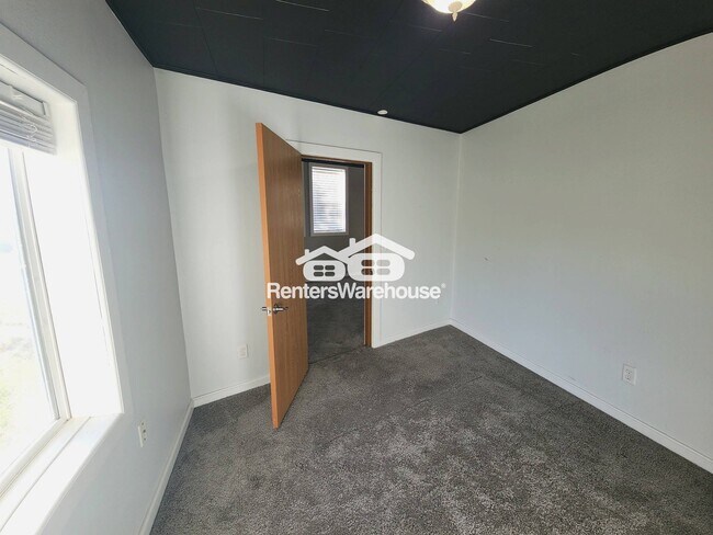 Photo - 200 N Vine St