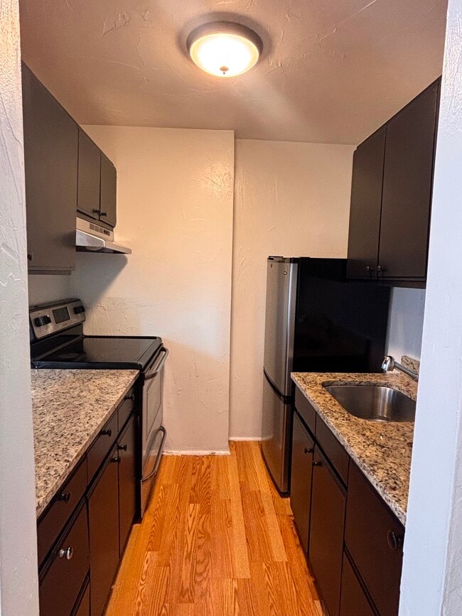 Building Photo - 6 Pembroke St Unit 3