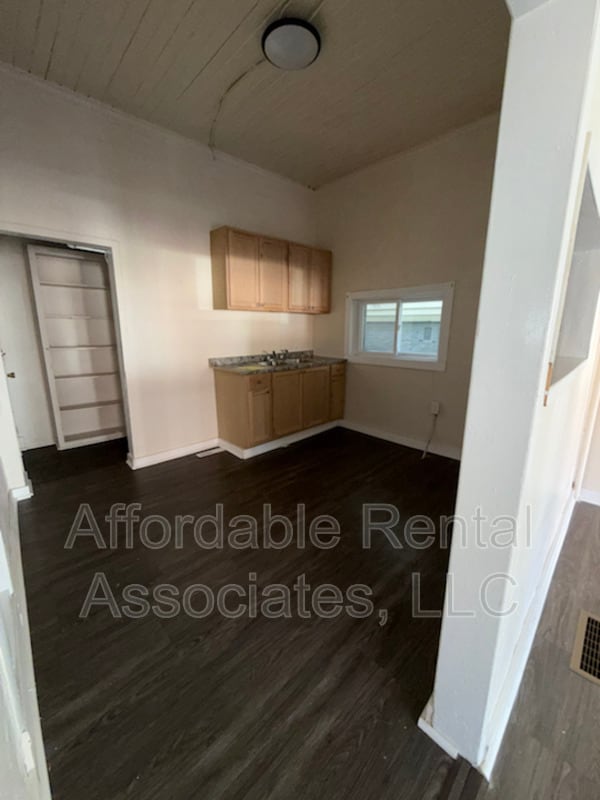 Photo - 505 W Maple St Unit Lower Rear