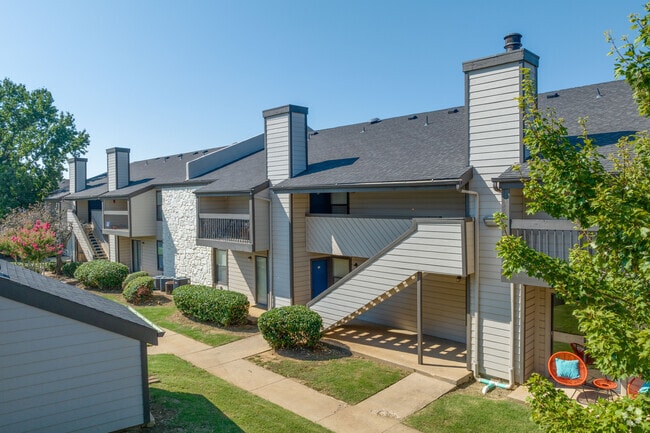 Quail Hollow Apartments
