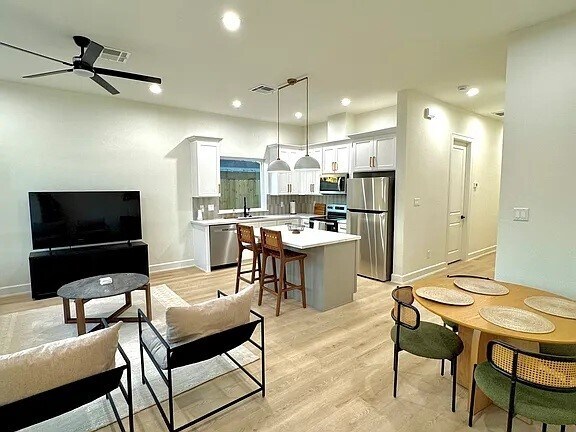 Photo - 5125 Van Fleet St