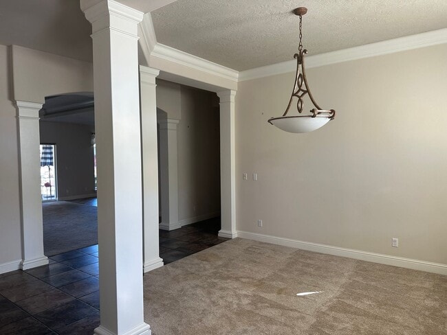 Photo - Located in the desirable Eagle Point Golf ...
