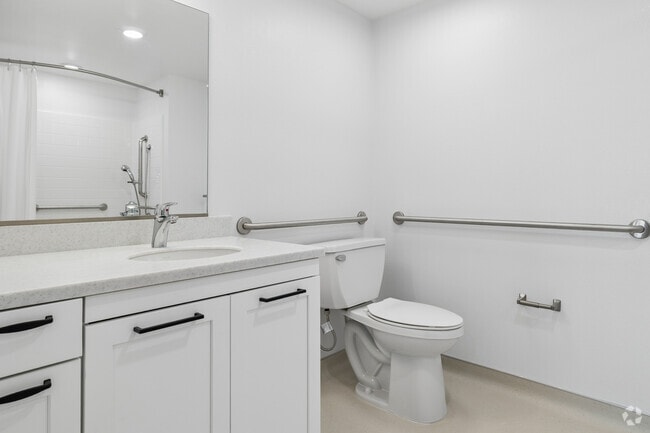 Studio - 425SF - Bathroom
