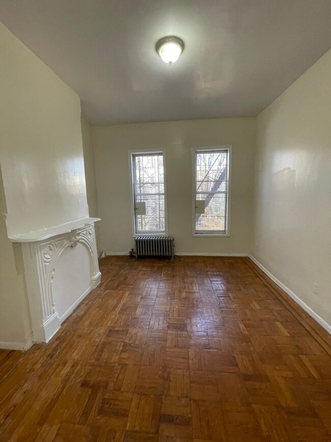 637 Greene Ave