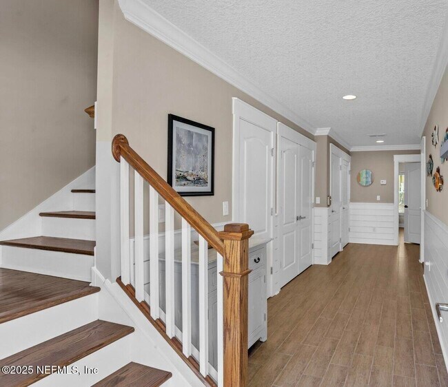 Photo - 1827 1st St S