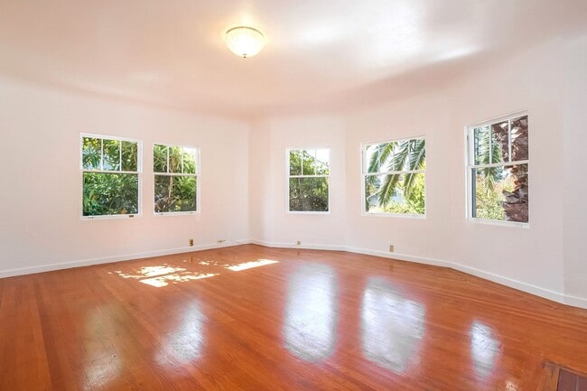 Photo - Rockridge Elmwood Home!