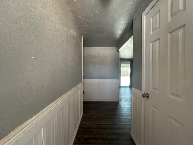 Photo - 8441 NW 92nd St