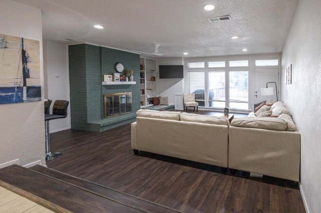 6710 La Costa Dr