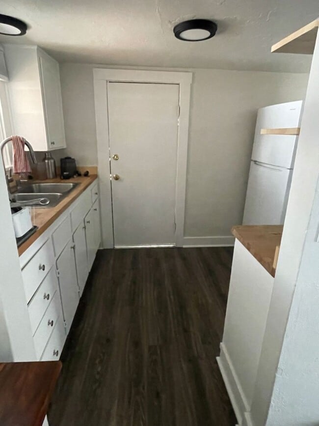 Photo - One-Bedroom Apartment in North end