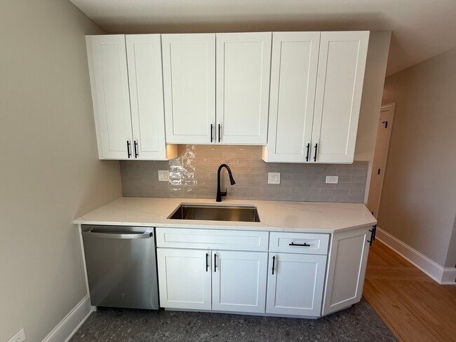 Photo - 6416 N Richmond St Unit 1B