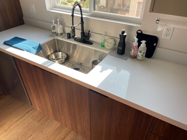 Photo - 14539 Weddington St