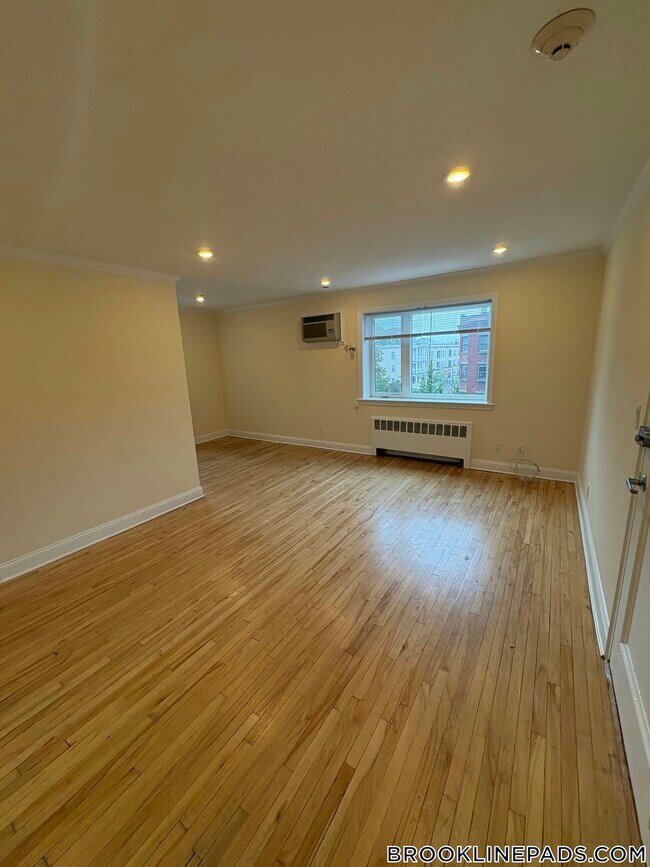 Photo - 72 St Paul St Unit 6