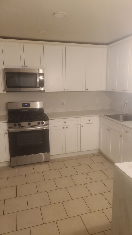 Photo - 6405 Broadway