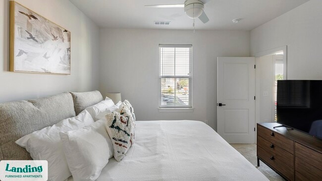 Photo - 170 Graphics Dr Unidad 2317