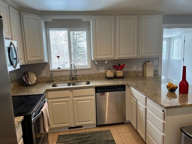 Photo - Beautiful Taylorsville Home With Hot Tub!