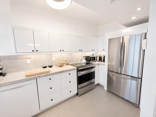 Photo - 555 NE 15th St