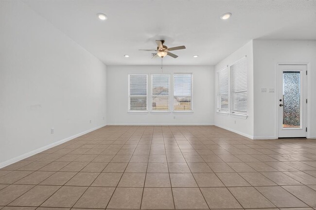 Photo - 221 Sand Lily Ln