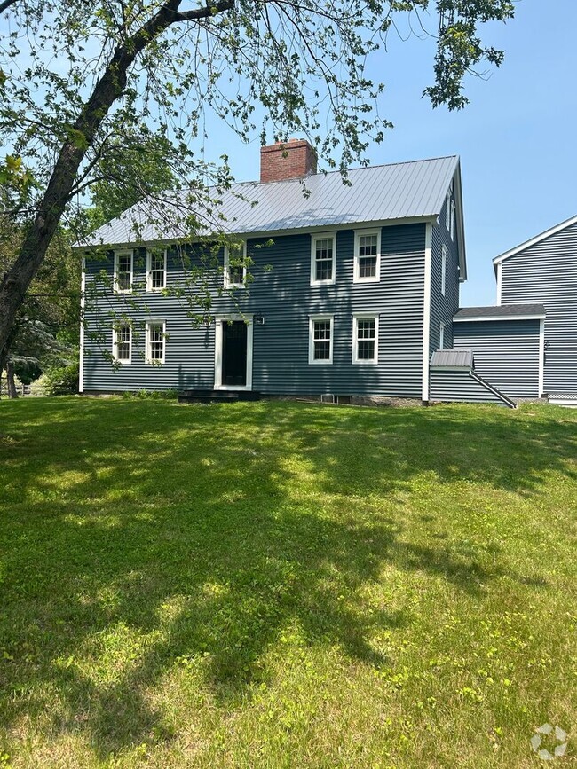 Building Photo - Beautiful renovated 5 bedroom 2.5 bath sin... Rental