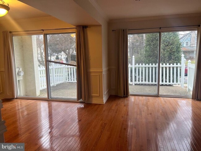 Photo - 105 Montrose Ave