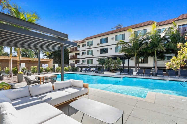 Sepulveda West Apartments - Sepulveda West Apartments