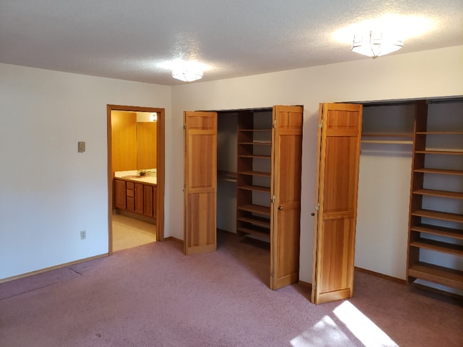 Photo - 255 Elk Trail