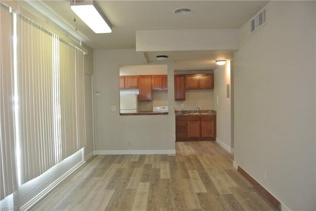 Photo - 777 W Market St Unit R2