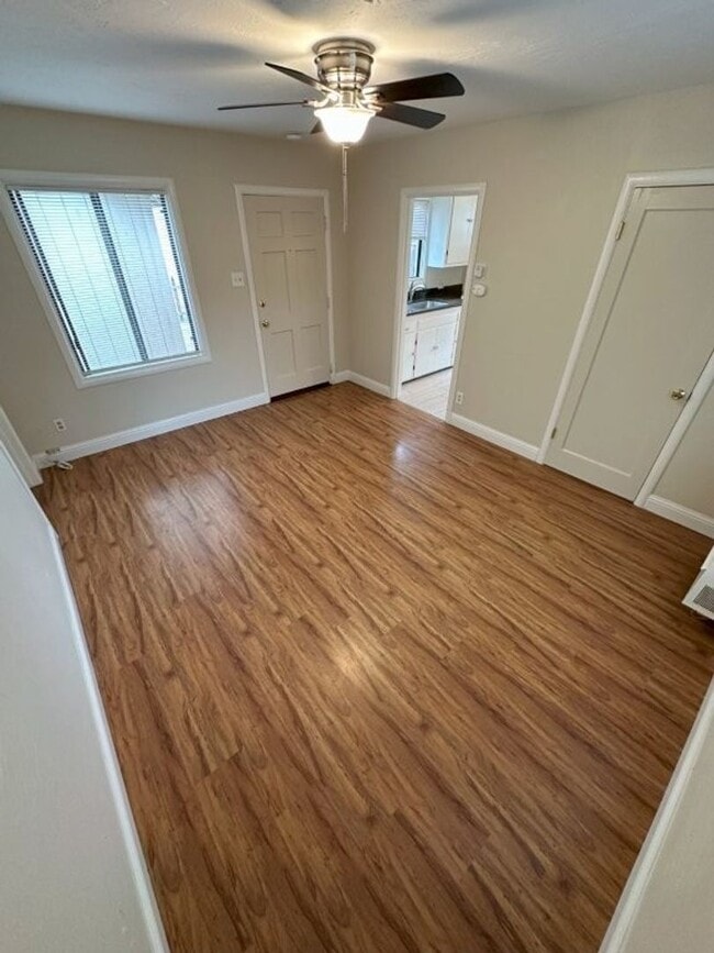 Photo - Watkins Unit 22837 Watkins Street