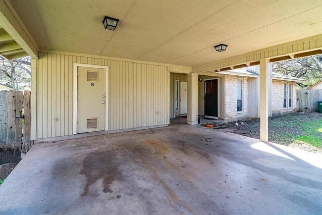 Building Photo - 5405 Brompton Cir Rental