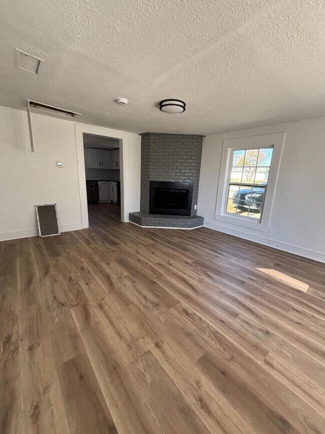 Photo - 1301 S Scullin Ave