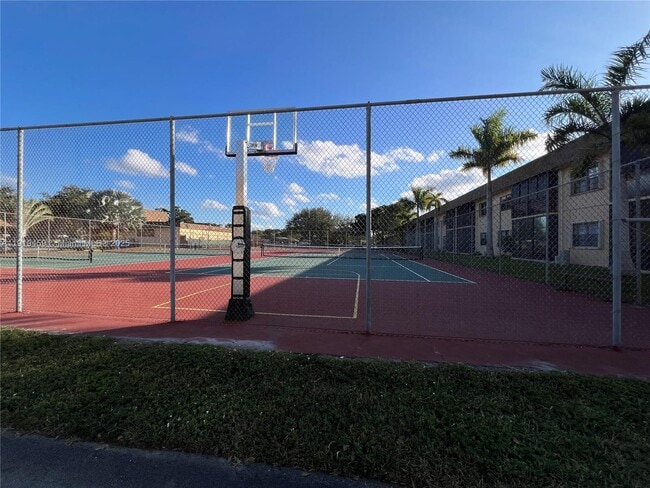 Photo - 301 Cambridge Rd Unidad 211