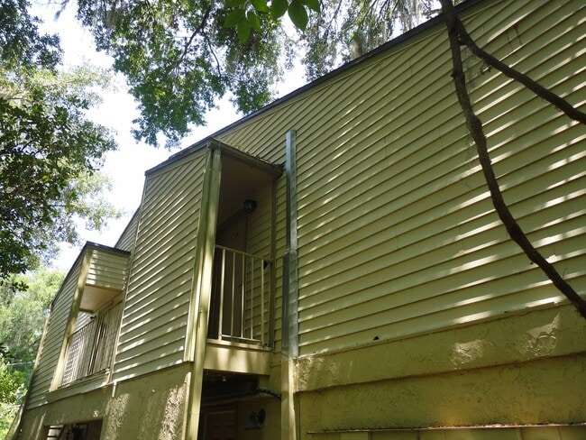 Building Photo - 1 Bedroom/1 Bathroom in Tumblin Creek