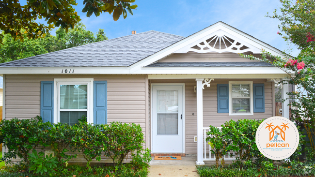 Building Photo - Charming 2-Bed, 2-Bath rental in Pensacola...