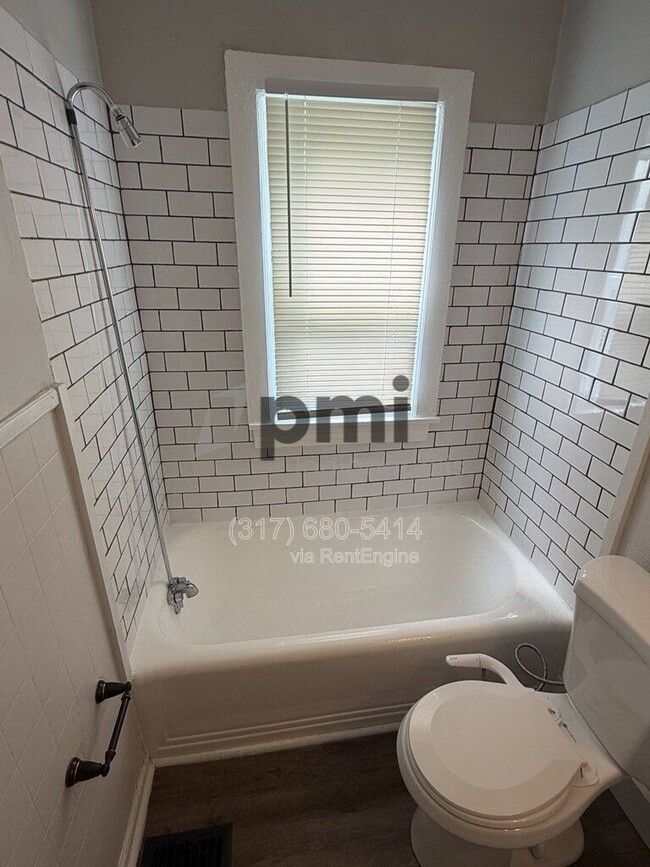 Photo - 1512 N Gladstone Ave