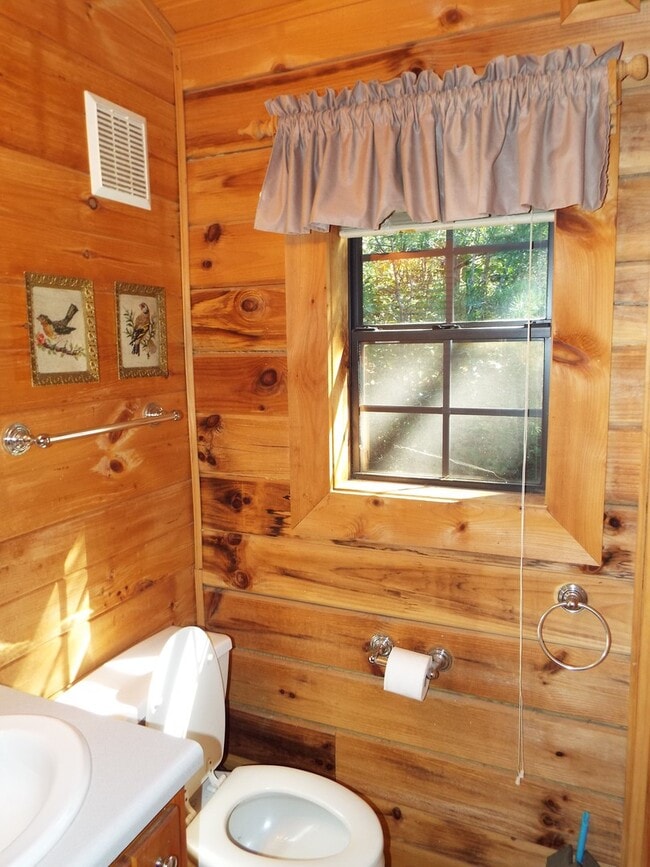 Photo - 2 Bed 1 Bath Cabin- All Utilities Included...