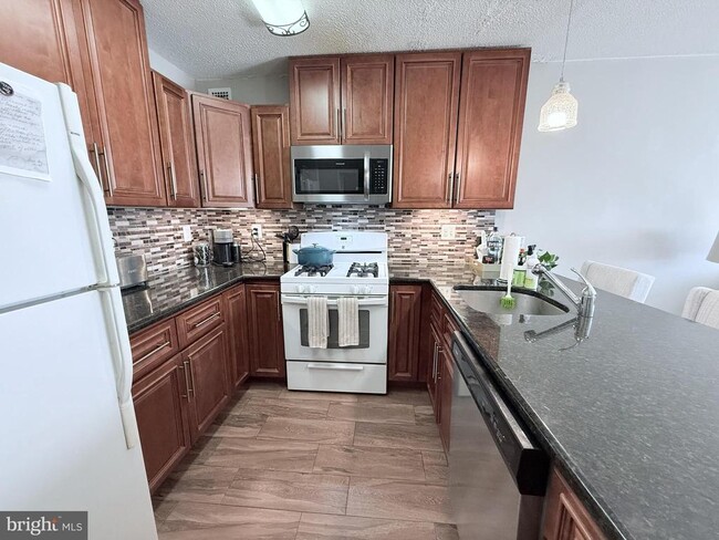 Building Photo - 11801 Rockville Pike Unit 1109