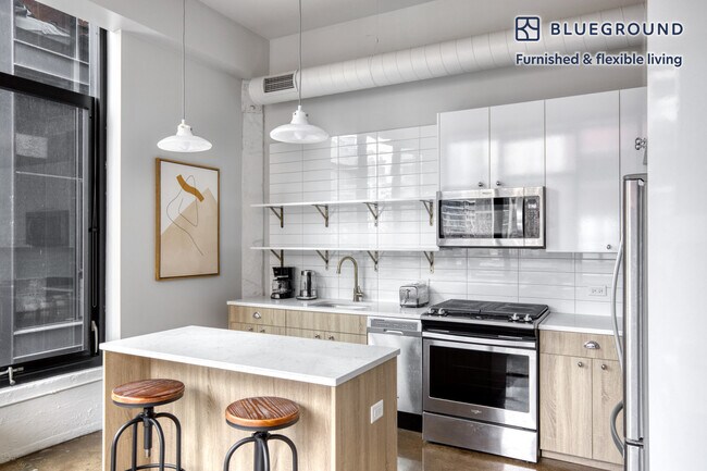 Photo - 676 N La Salle Dr Unidad FL6-ID894