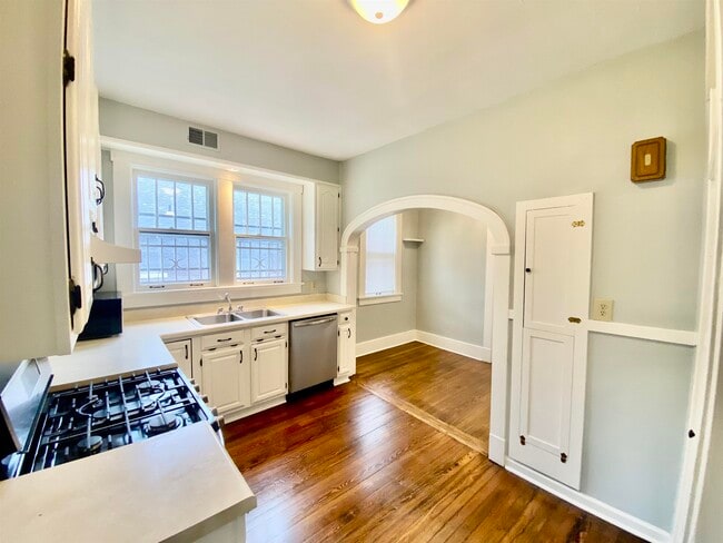 Photo - 2307 Evelyn Ave