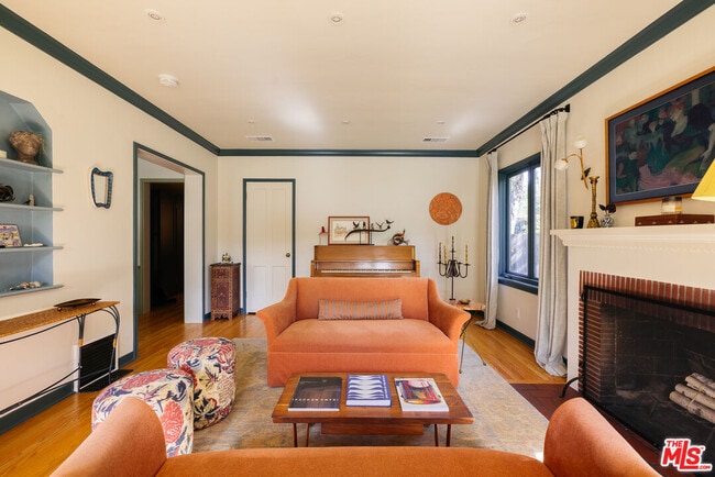 Photo - 11523 Albers St