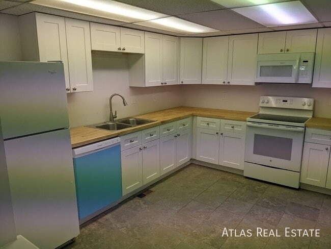 Photo - 13917 E Oxford Pl