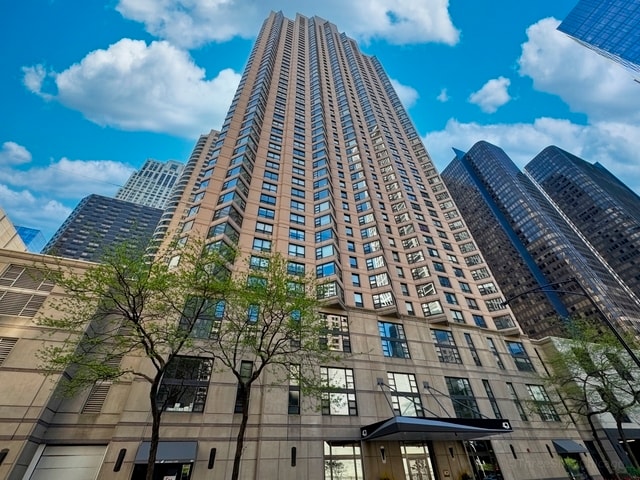 Building Photo - 401 E Ontario St Unit 2206