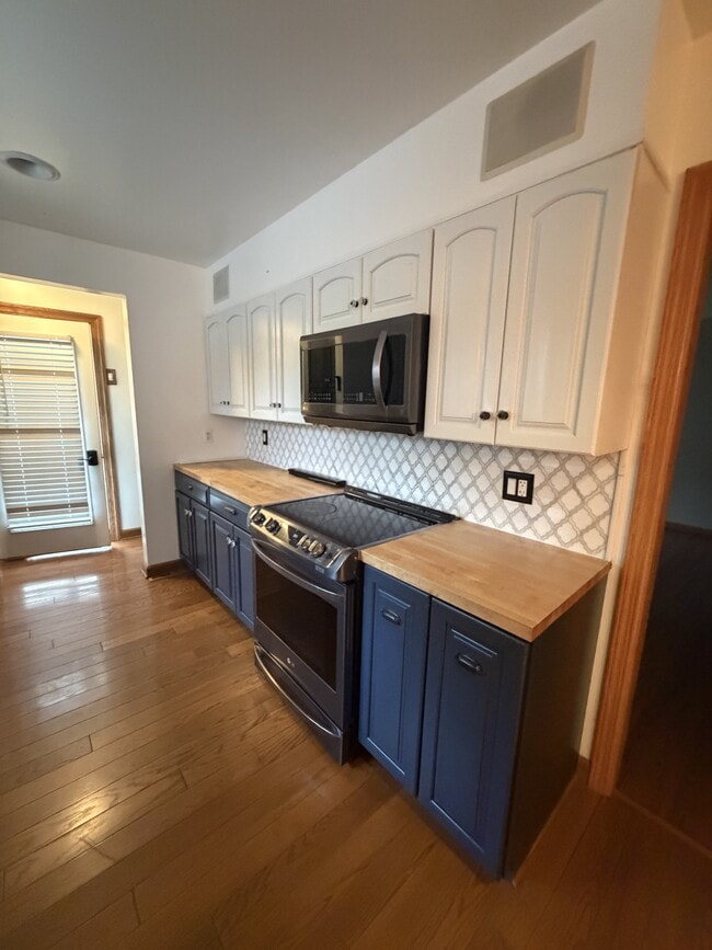 Photo - 335 N 8th St