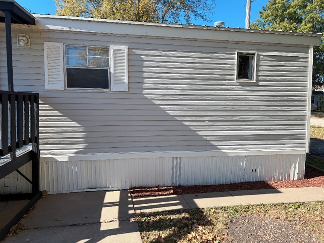 Photo - 33 Village Ct