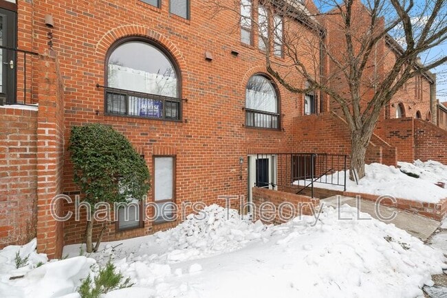 538 Brummel Ct NW