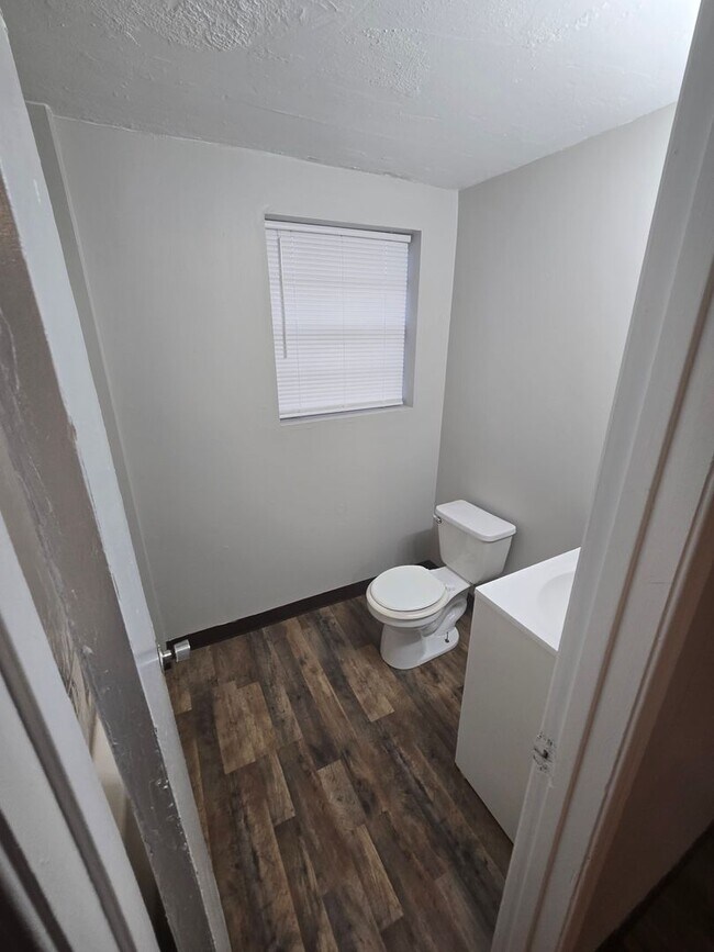 Photo - 2 Bed 1 bath duplex right across from Midl...