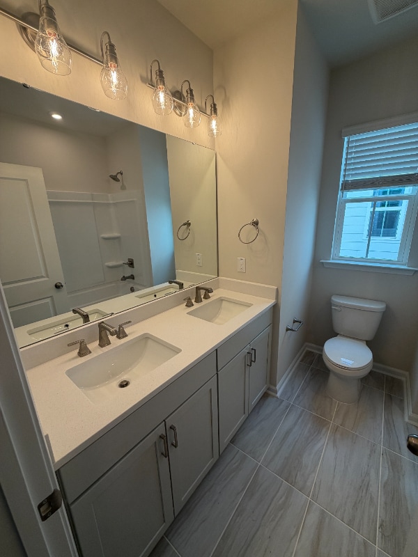 Photo - 1044 Zelkova Ln