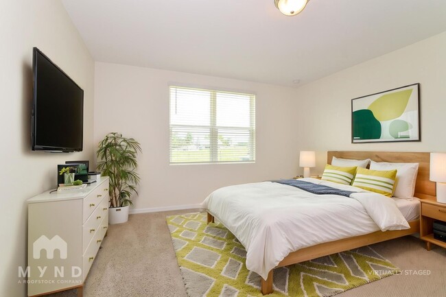 Photo - 796 Griffon Ave