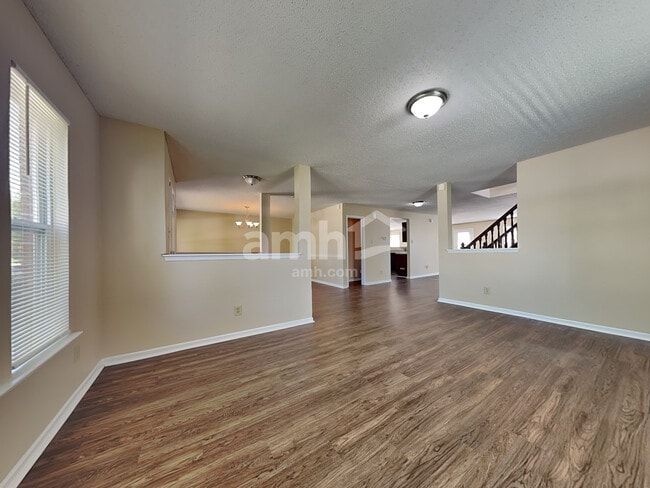 Photo - 10421 Parmer Cir
